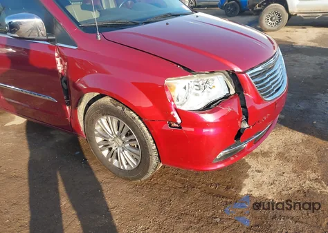 2013 Chrysler Town & Country Touring-L z USA, uszkodzony, nr VIN 2C4RC1CG5DR625101